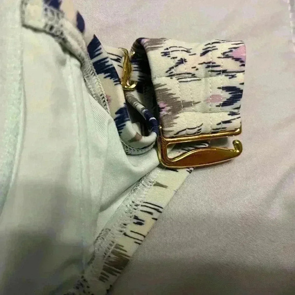 Victoria’s Secret Bikini/Two Piece Bra Top Size 34DD Bottoms Size Small - Picture 5 of 16